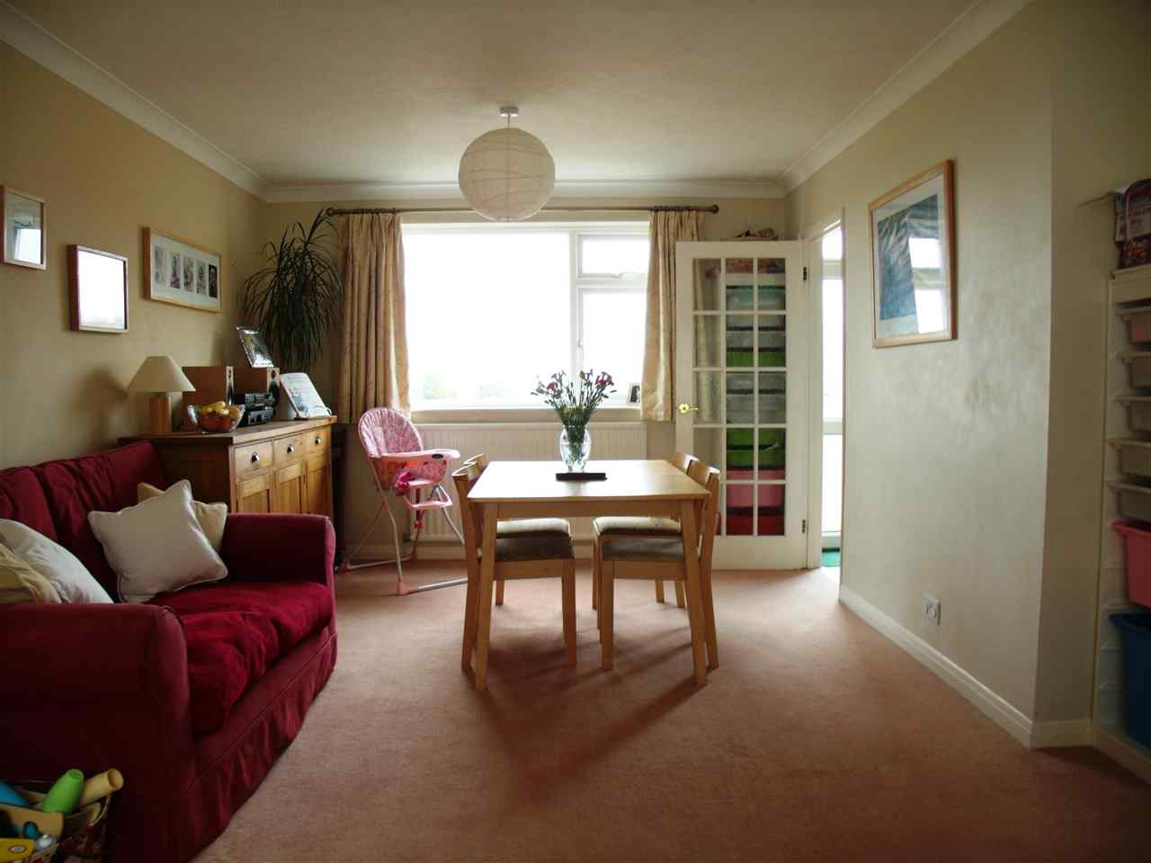 resized-2349823-dining area.jpg